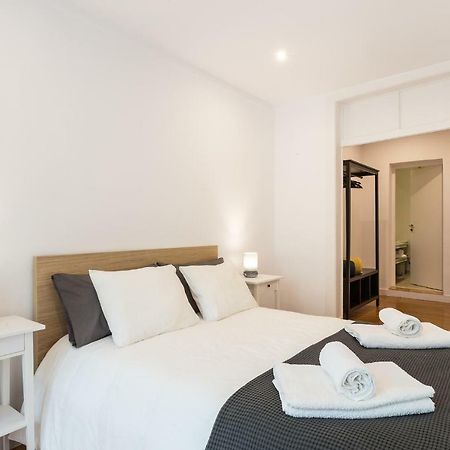 Three Bedroom Apartment In Historical Centre -Bairro Alto Лиссабон Экстерьер фото