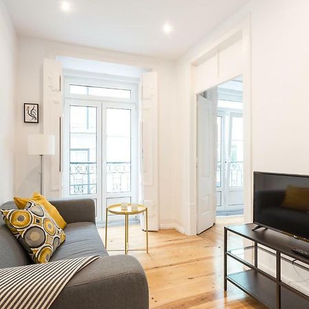 Three Bedroom Apartment In Historical Centre -Bairro Alto Лиссабон Экстерьер фото