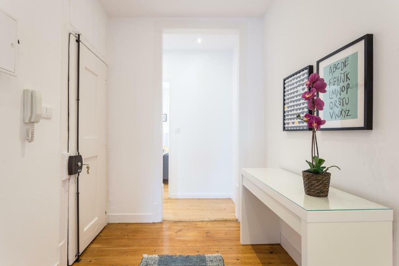 Three Bedroom Apartment In Historical Centre -Bairro Alto Лиссабон Экстерьер фото