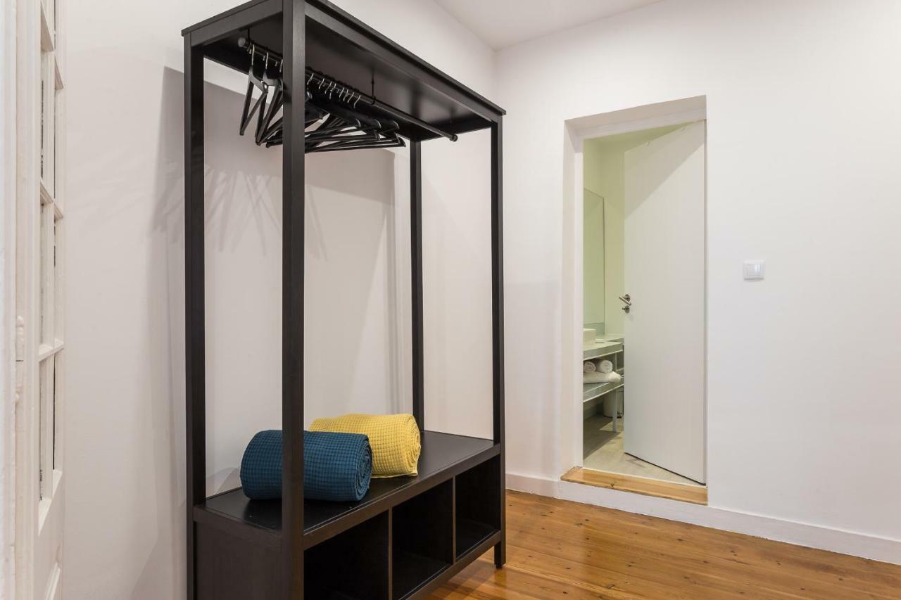 Three Bedroom Apartment In Historical Centre -Bairro Alto Лиссабон Экстерьер фото
