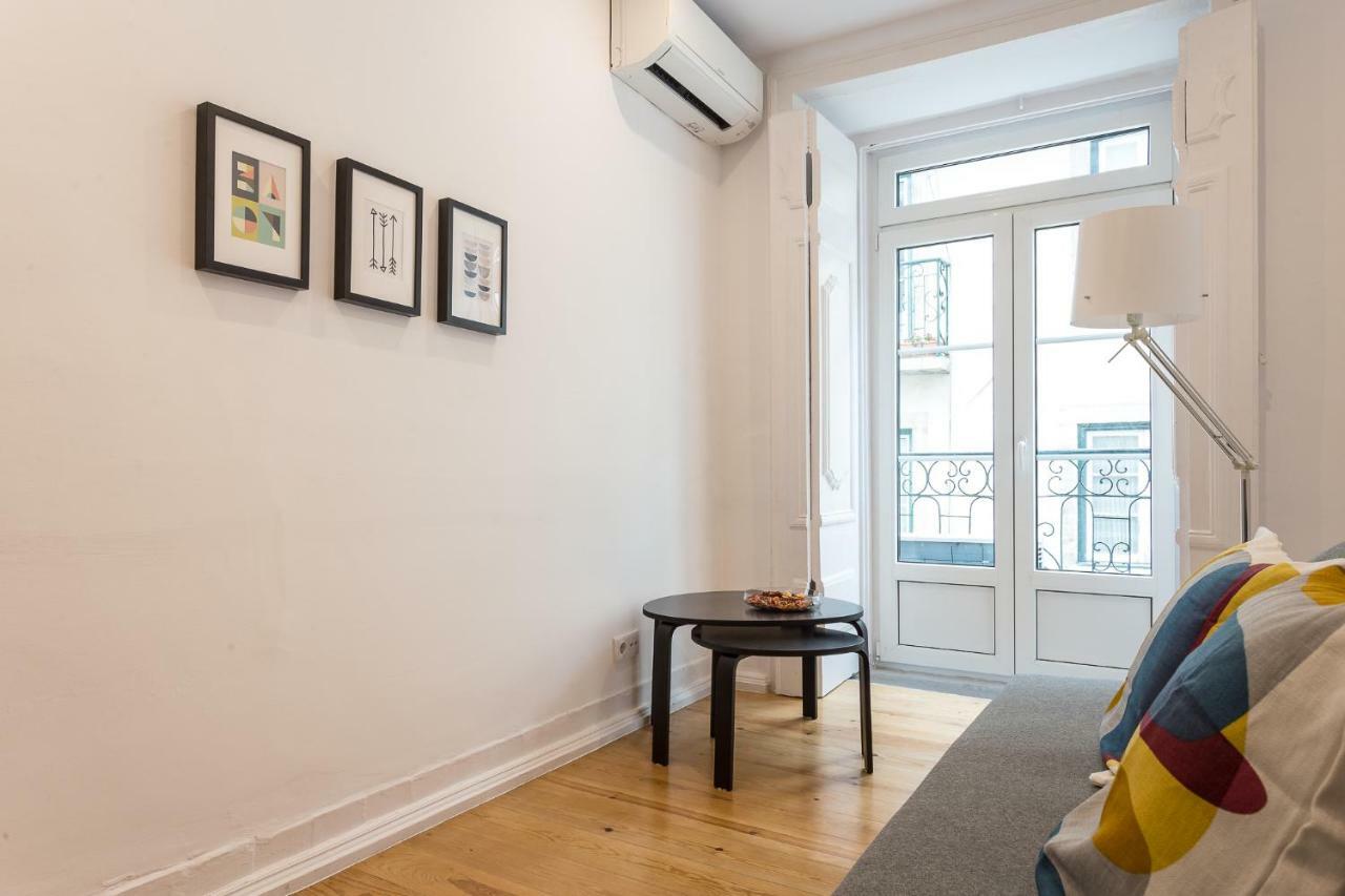 Three Bedroom Apartment In Historical Centre -Bairro Alto Лиссабон Экстерьер фото