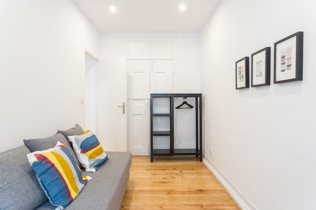 Three Bedroom Apartment In Historical Centre -Bairro Alto Лиссабон Экстерьер фото