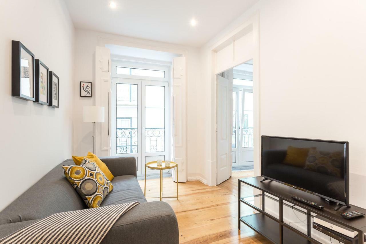 Three Bedroom Apartment In Historical Centre -Bairro Alto Лиссабон Экстерьер фото