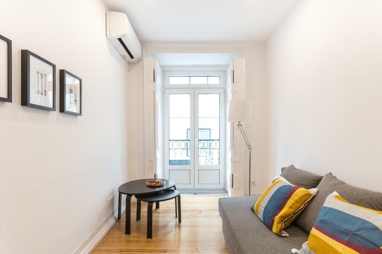 Three Bedroom Apartment In Historical Centre -Bairro Alto Лиссабон Экстерьер фото