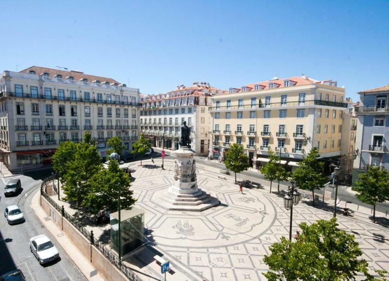 Three Bedroom Apartment In Historical Centre -Bairro Alto Лиссабон Экстерьер фото